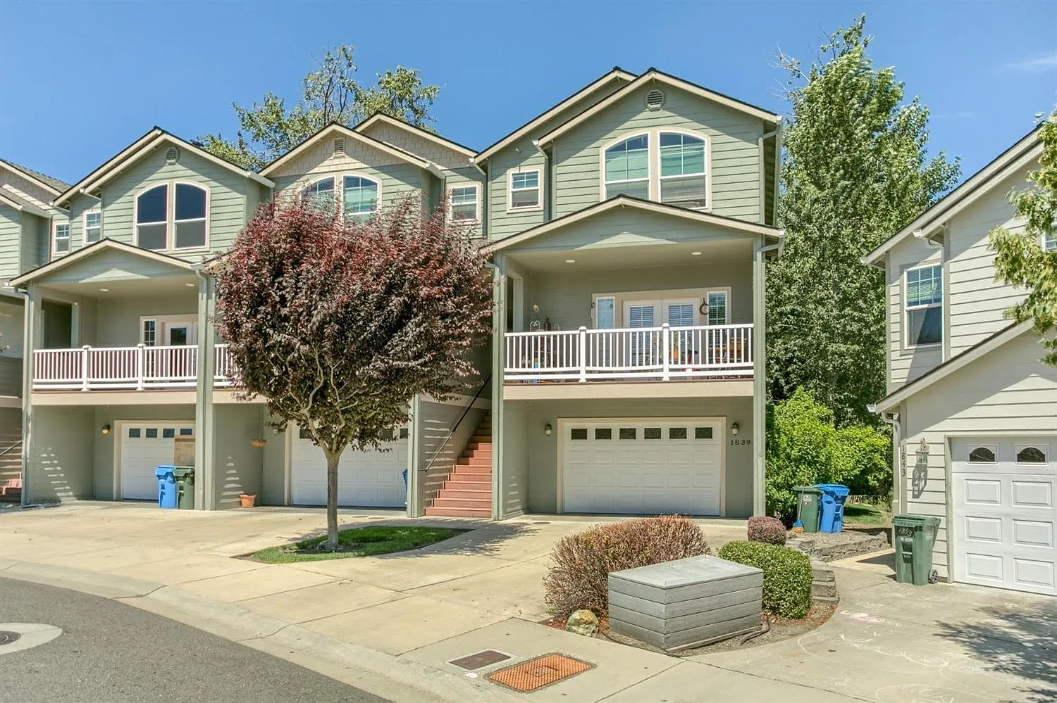 1827 SW Hungry Hill Dr photo 1