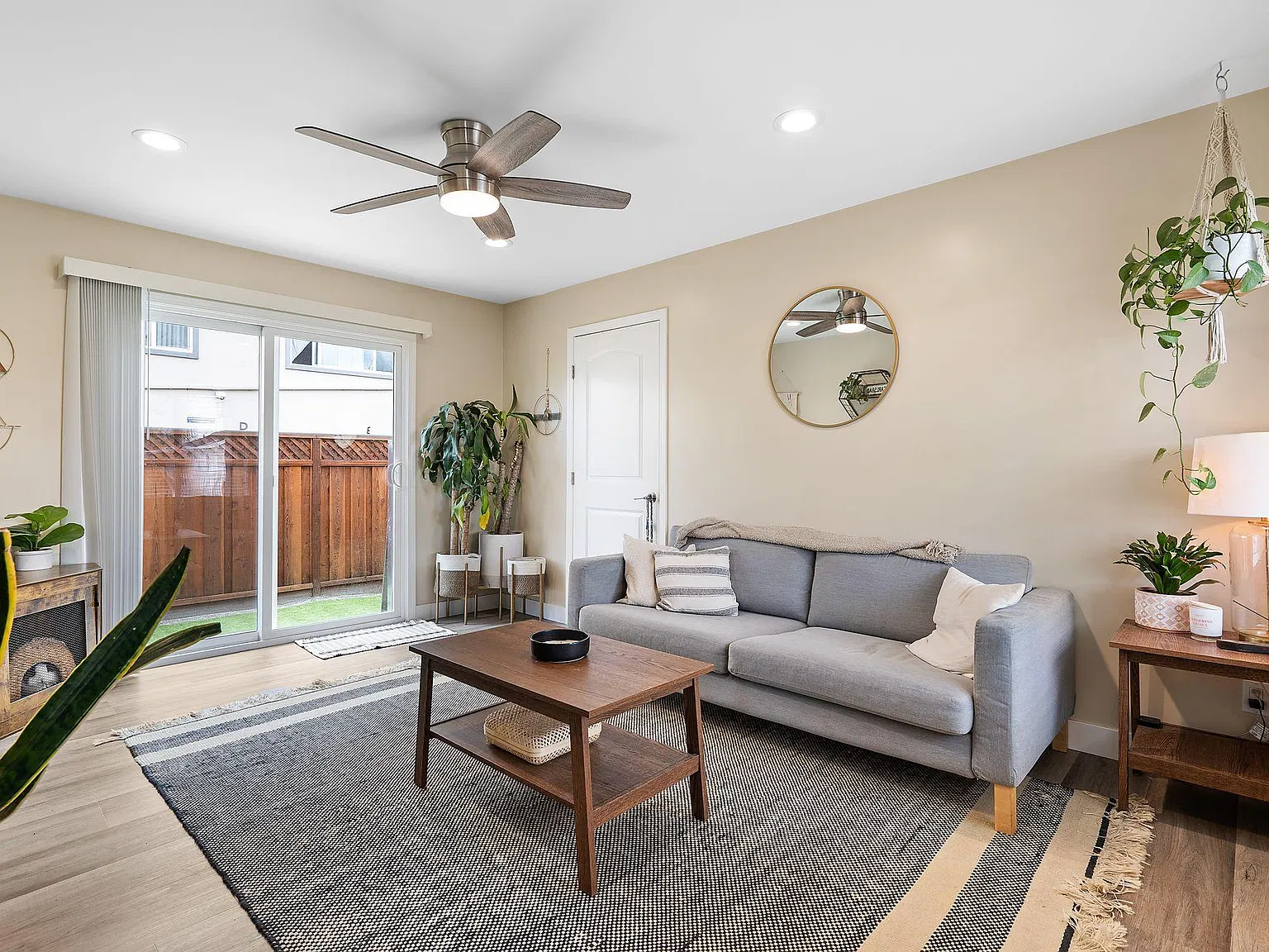 1 bed, 650 sqft, $3,295 — Photo 2