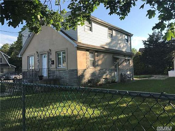 3rd image of 298 Jerusalem Ave