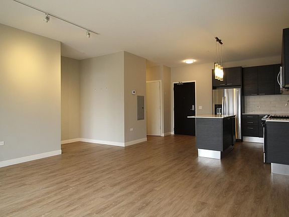 5th image of 208 Park Ave #208