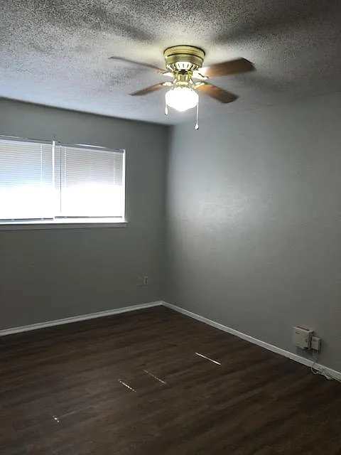 3 bed, 1215 sqft, $1,895 — Photo 4