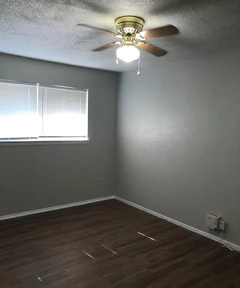 2103 Westwood Dr — Photo 4