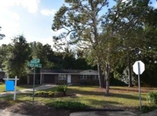 6900 Oakcliff Rd, Pensacola, FL 32526