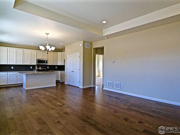 3rd image of 10821 Montane Dr