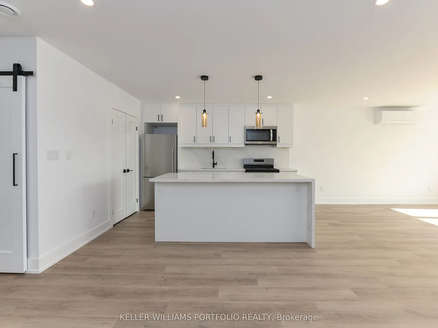 2 bed, $3,300 — Photo 4
