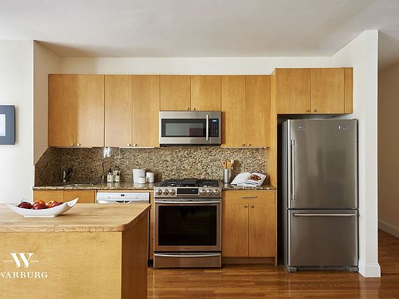 3rd image of 55 Tiemann Pl APT 36