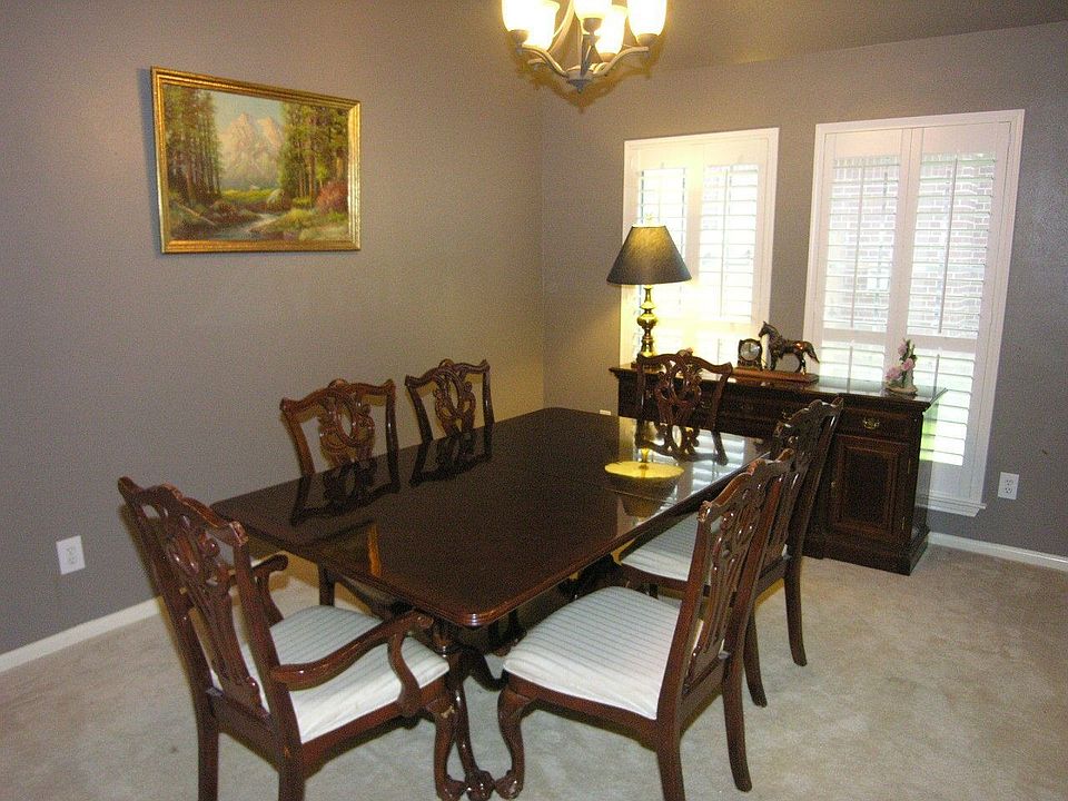 Formal Dining