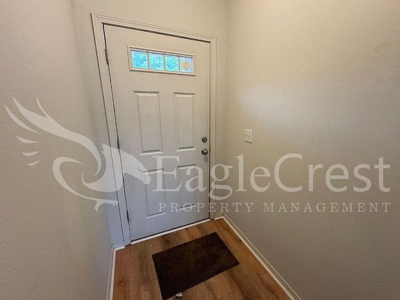 3rd image of 257 NW Laurella Ln