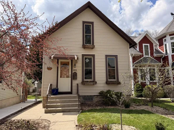 2615 S Delaware AVENUE, Milwaukee, WI 53207