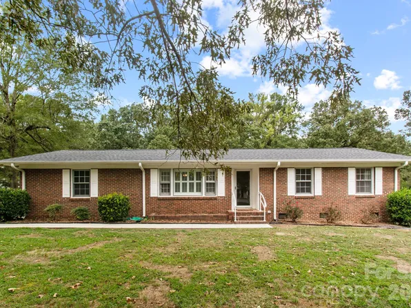 1012 Forest Dr, Marshville, NC 28103