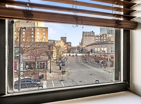 3rd image of 807 Church St APT 211