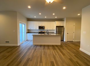 327 White Oak Rd #8, Manheim, PA 17545