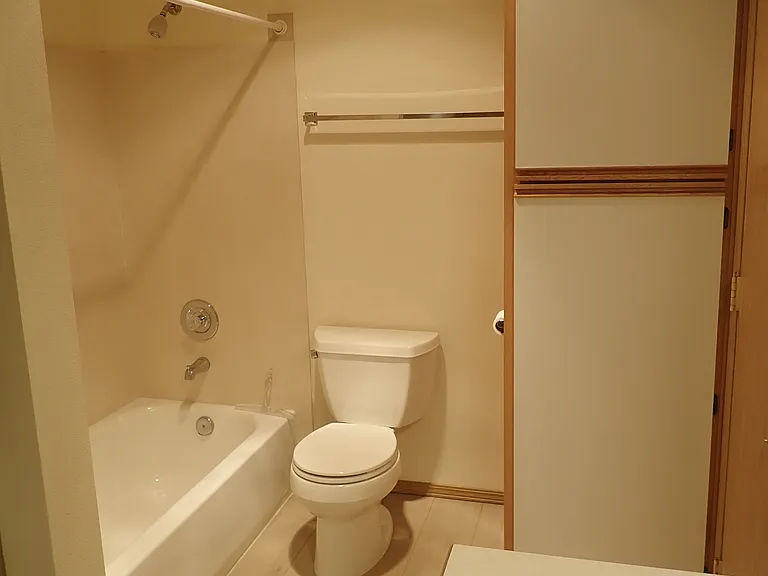 1521 NE 150th St #202 — Photo 8