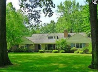 4932 Middledale Rd, Lyndhurst, OH 44124