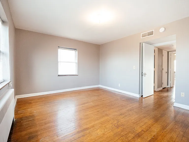 205 William Howard Taft Rd #4 — Photo 7