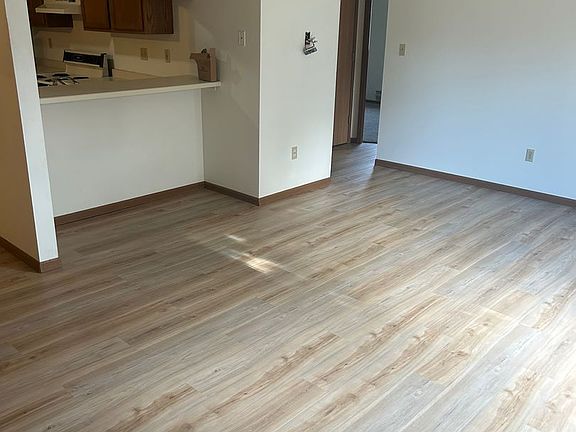 3rd image of 5955 S Kingan Ave