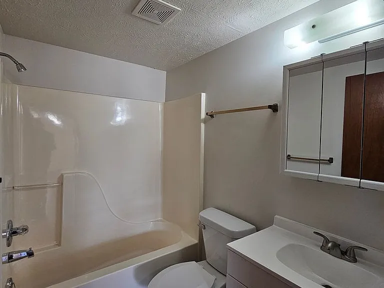 Affordable Apartment Community Comfortable Living in a Convenient Location — Photo 13