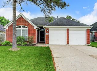 3907 Vinecrest Dr, Pearland, TX 77584