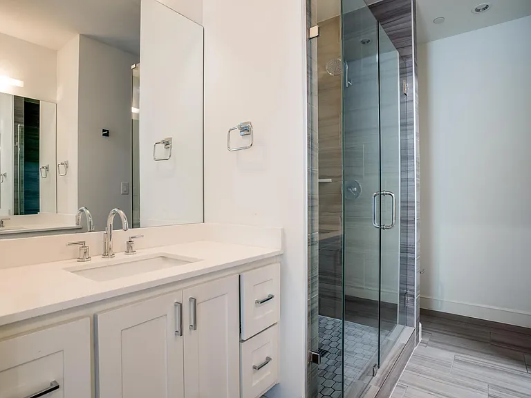 5122 Capitol Ave #103 — Photo 8