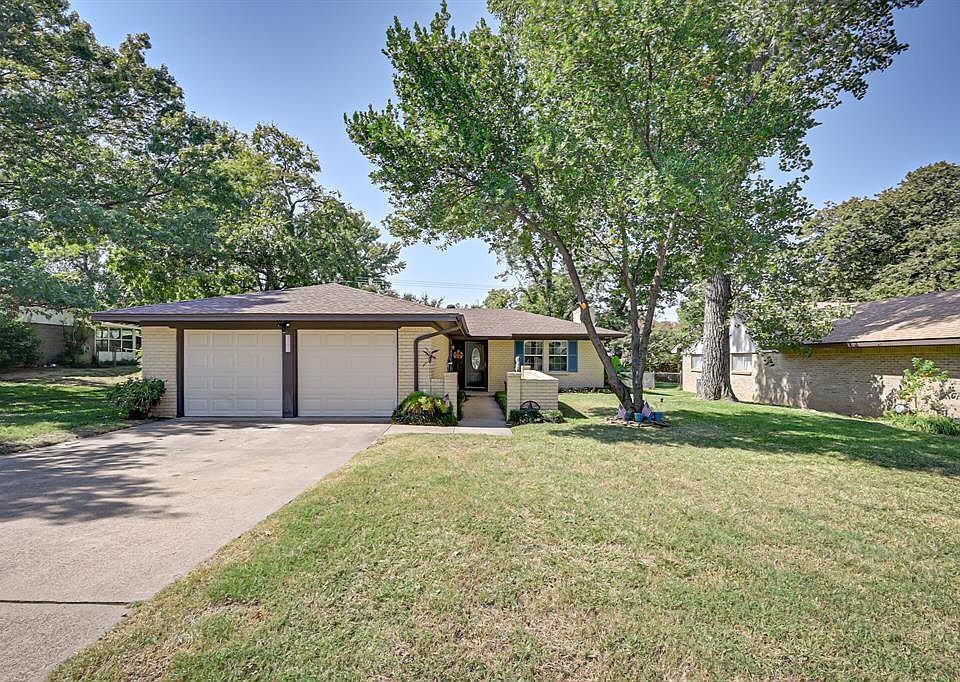 1st image of 2406 Hilldale Blvd