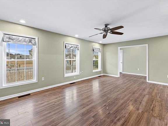 5th image of 310 Autumn Ridge Dr