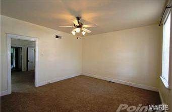 4th image of 2333 Marconi Ave