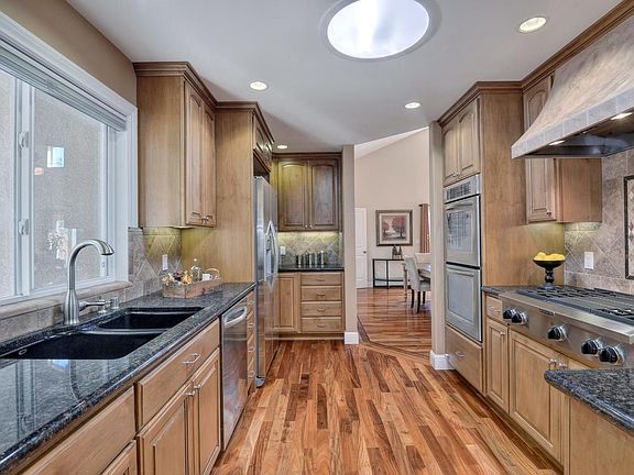 5th image of 1587 Jacob Ave