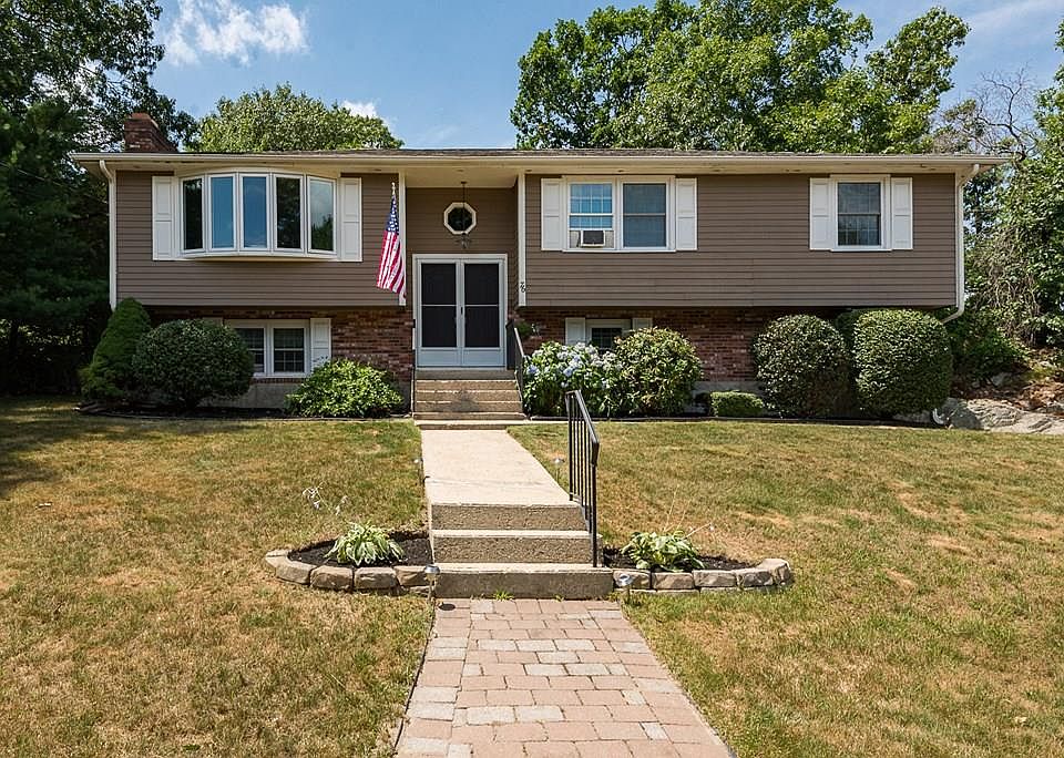 1st image of 76 Waterford Dr