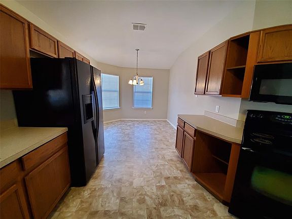 5th image of 4621 Thistle Creek Ct