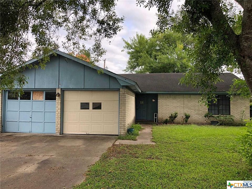 2nd image of 409 Monterrey Dr