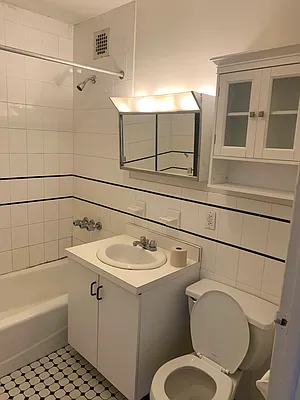 Rented by Oxford Property Group | media 11