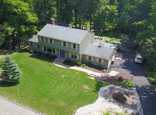 29 Lakeview Dr, Kinnelon, NJ 07405
