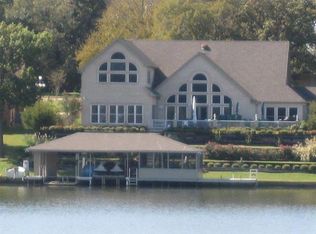 1127 Kiowa Dr W, Lake Kiowa, TX 76240