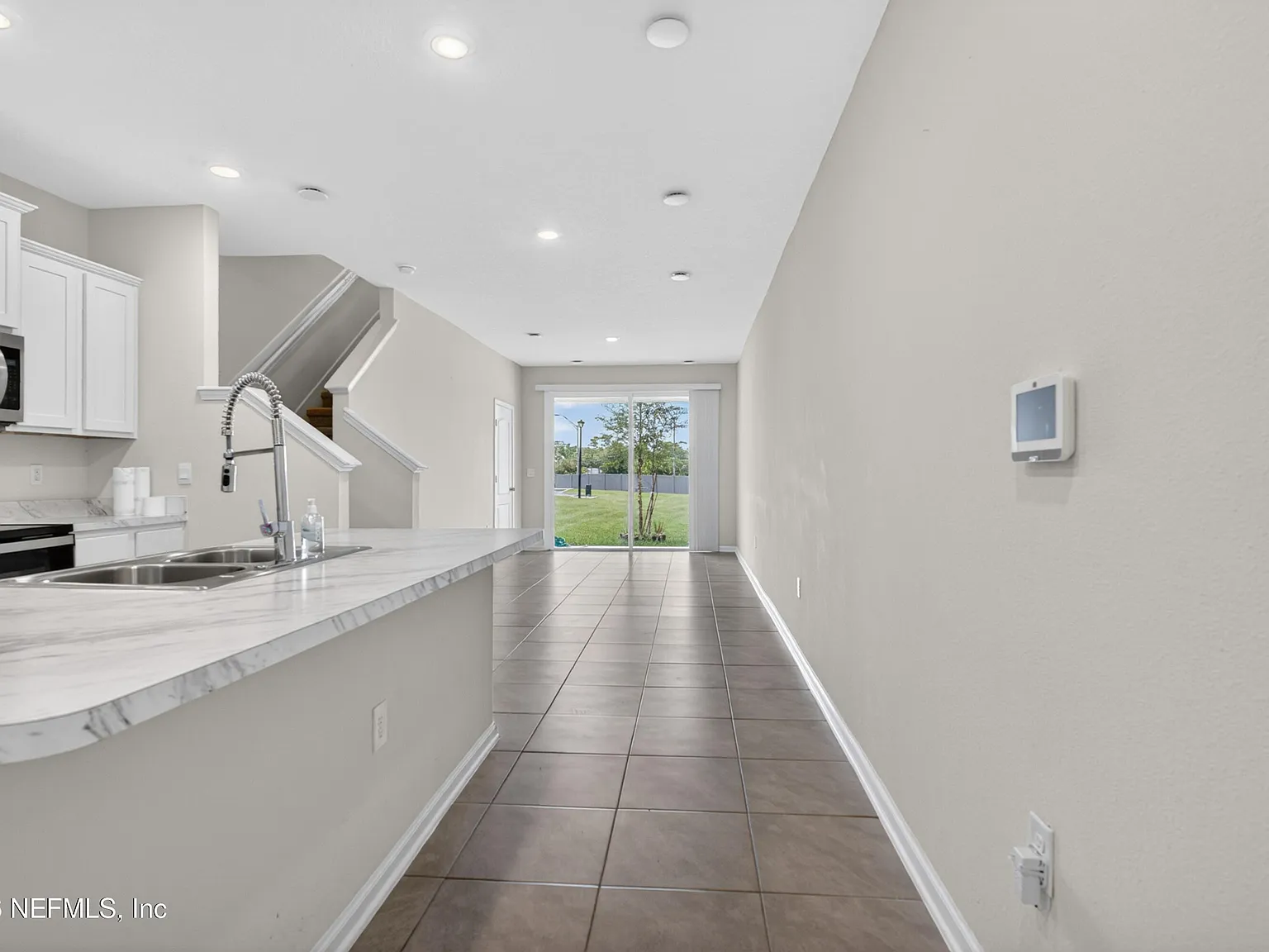 2 bed, 2.5 bath, 1110 sqft, $1,695 — Photo 3