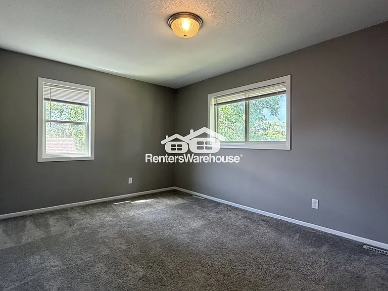 723 Tyler St NE — Photo 14