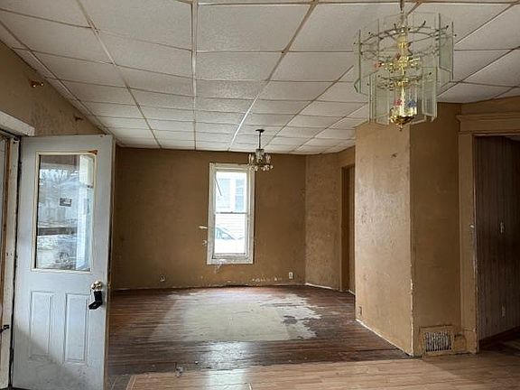 2nd image of 322 N Weller St