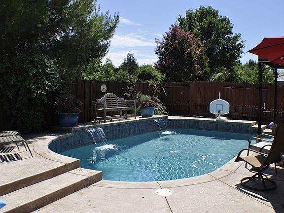 Salt water pool