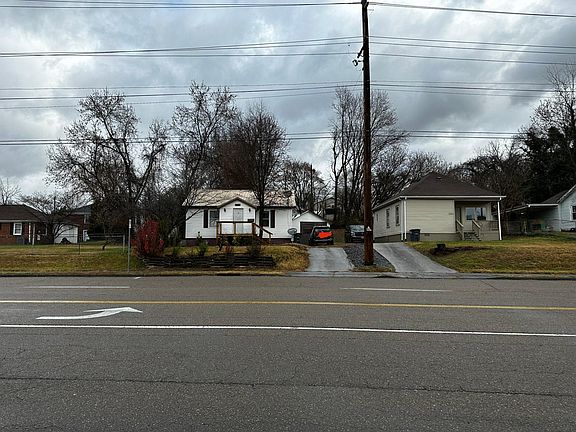 2nd image of 1208 E Sullivan Ct