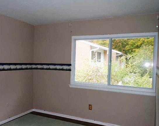 3rd image of 11 Thistle Ct