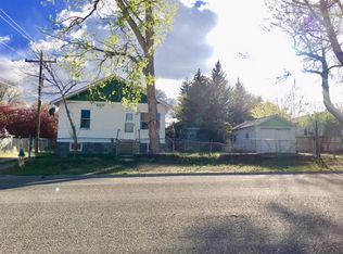 614 Illinois St, Rawlins, WY 82301