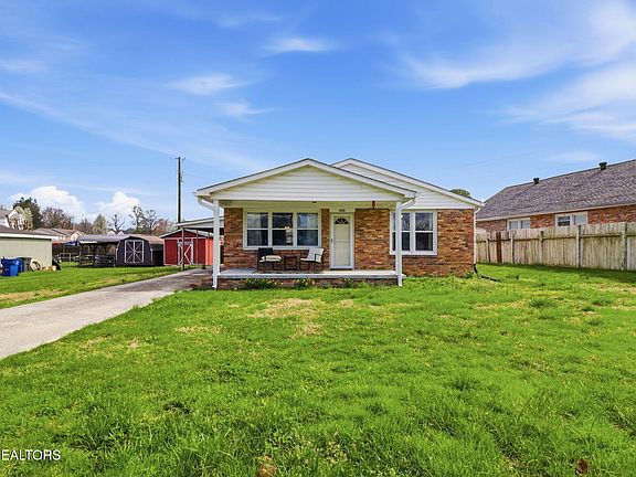 4th image of 335 S Fowler St