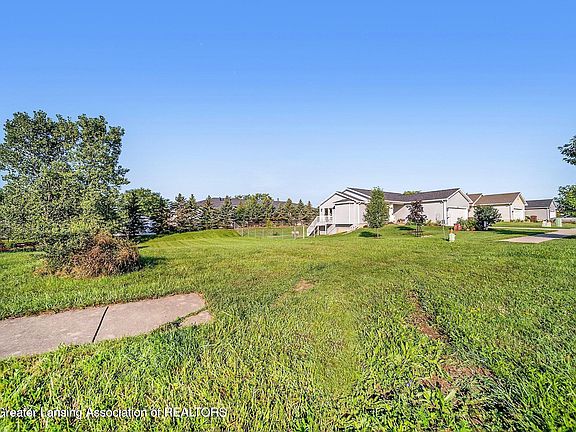 5th image of 974 Franklin Farm Dr