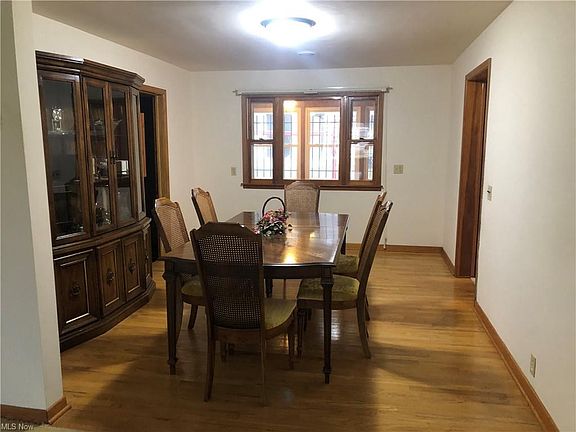 2nd image of 5828 Dunbar Ave