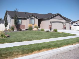 5230 S Barton Ln, Ammon, ID 83406