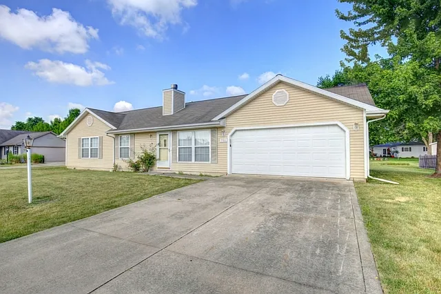703 Meadowsweet Dr photo 1