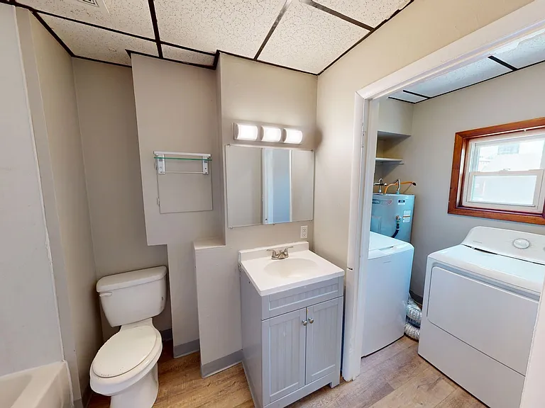 33 Westminster Avenue — Photo 17