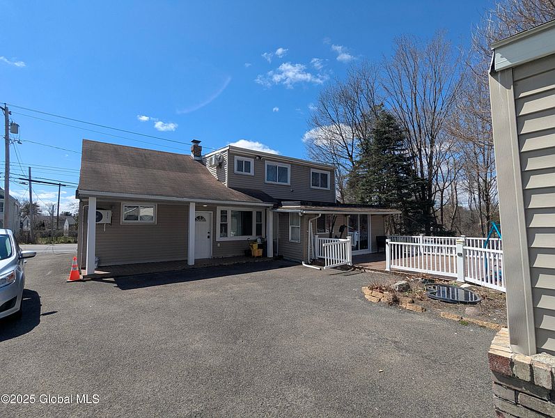 3rd image of 14 Princetown Road