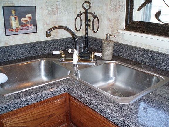 4th image of 4107 Whittier Dr
