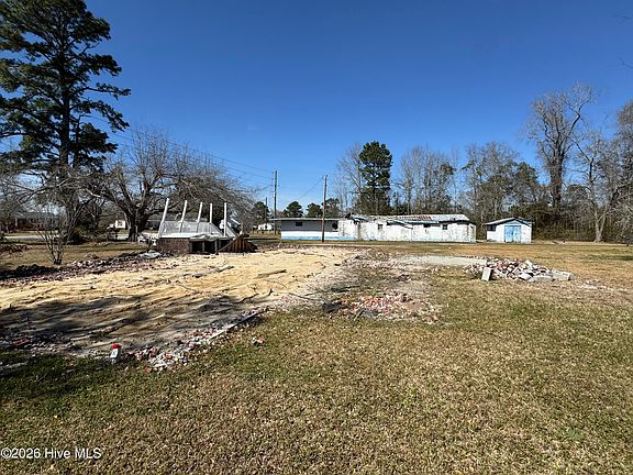 4th image of 454 Highway 41 E