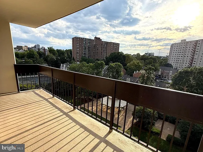 5300 Holmes Run Pkwy #819 — Photo 10
